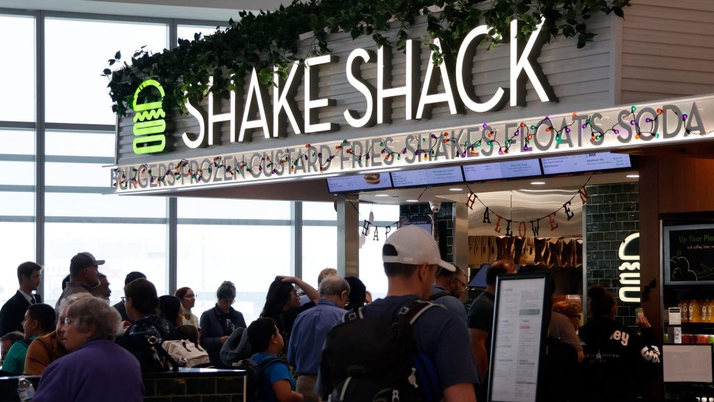 shake-shack-airport-scaled.jpg