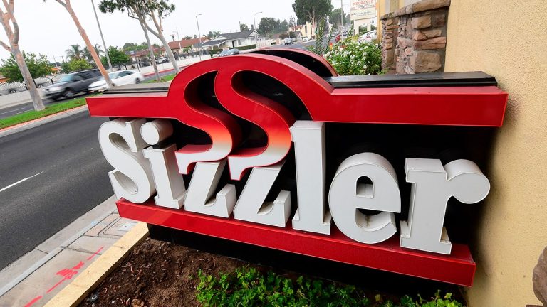 sizzler-sign-getty.jpg