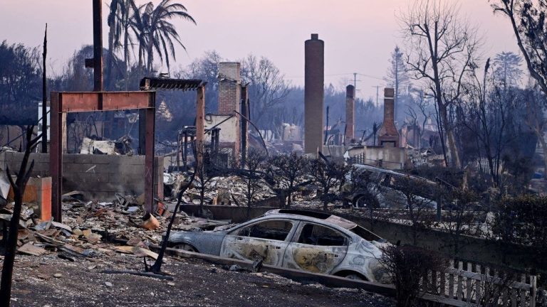 southern-california-wildfires-neighborhood.jpg