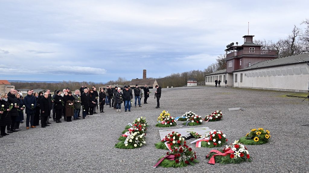 80.-anniversary-of-the-liberation-of-auschwitz-buchenwald.jpg