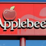 APPLEBEES-SIGN-GETTY.jpg