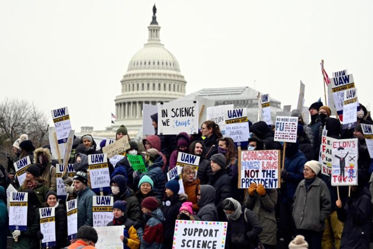 Federal_Workers_Rally_97067_2fa3c8.jpg