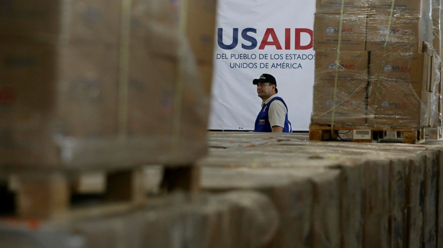 Leading-USAID_022119_AP_Fernando-Vergara.jpg