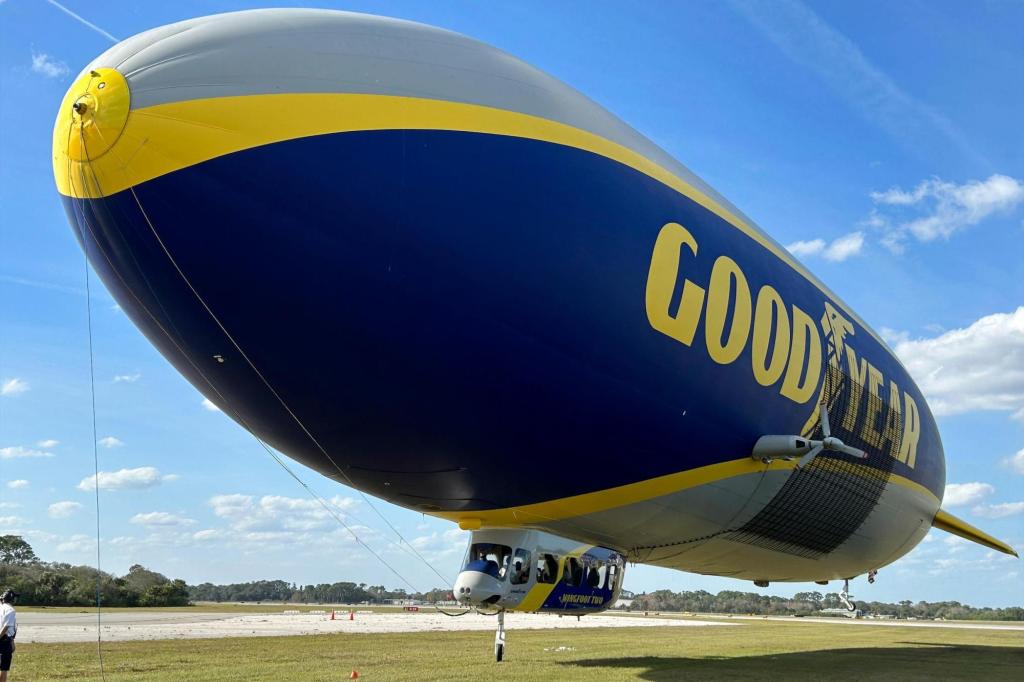 NASCAR-Goodyear_Blimp_at_100_Auto_Racing_07503.jpg