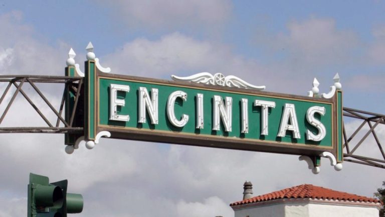 SUT-L-encinitas-sign_1076234952-5.jpg