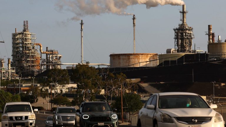 california-cars-oil-refinery-los-angeles-gavin-newsom.jpg