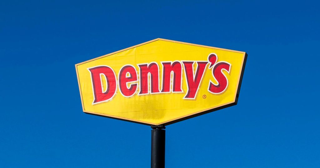 dennys-sign.jpg