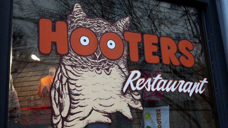 hooters-sign-window.jpg