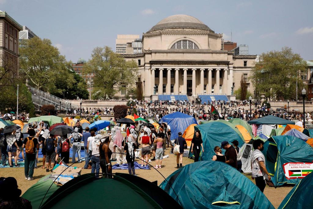 Campus_Protests_Columbia_01982_8a56fe.jpg