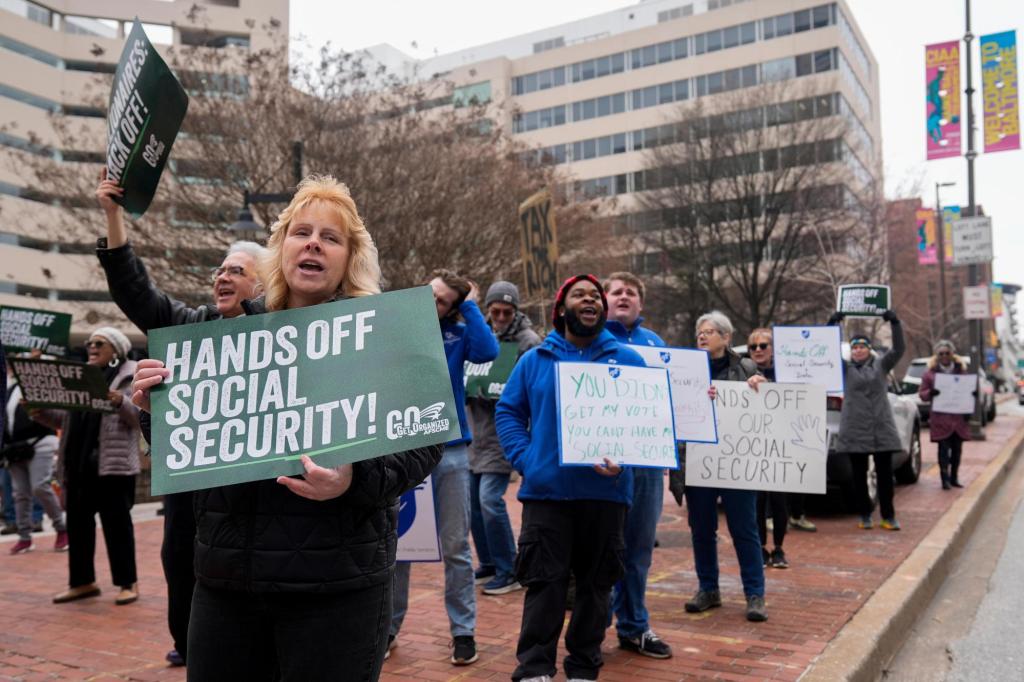 DOGE_Social_Security_Protest_32218_08d9fb.jpg