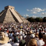 chichen-itza-el-castillo-mexico-pyramid-tourist-arrested_02.jpg